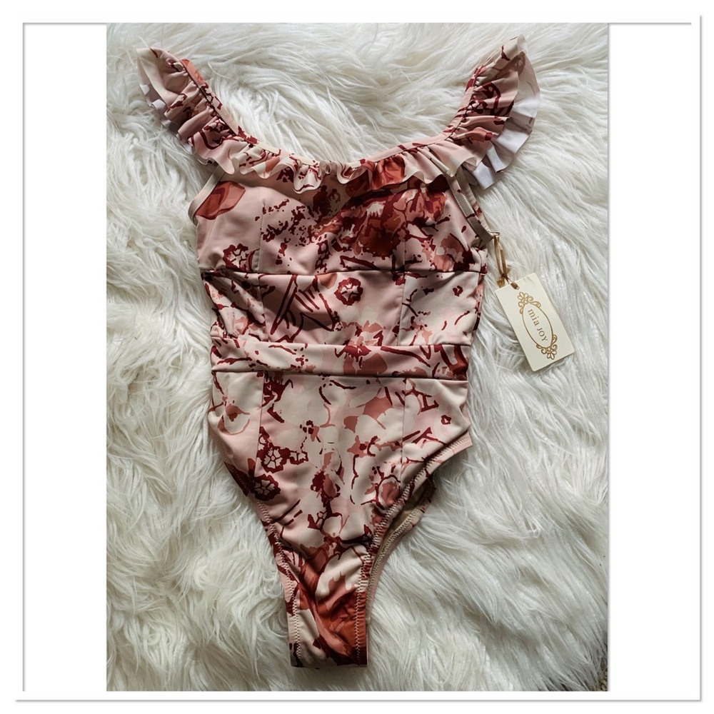 NWT Joyfolie Evie One Piece Swimsuit Neutral Pink Extra Small